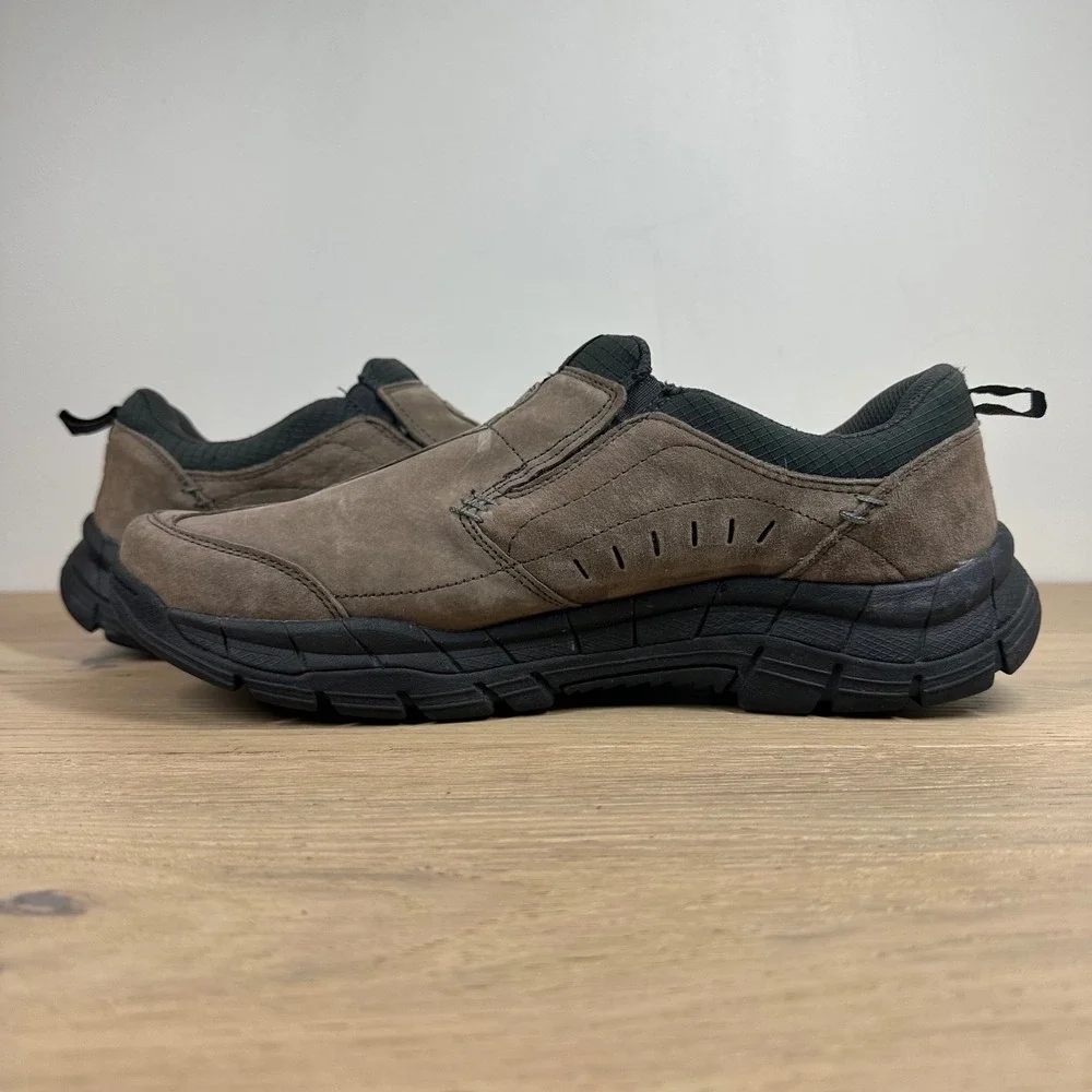 Skechers Sneakers Mens 10.5 Brown Leather Comfort Slip On Shoes Relaxed Fit